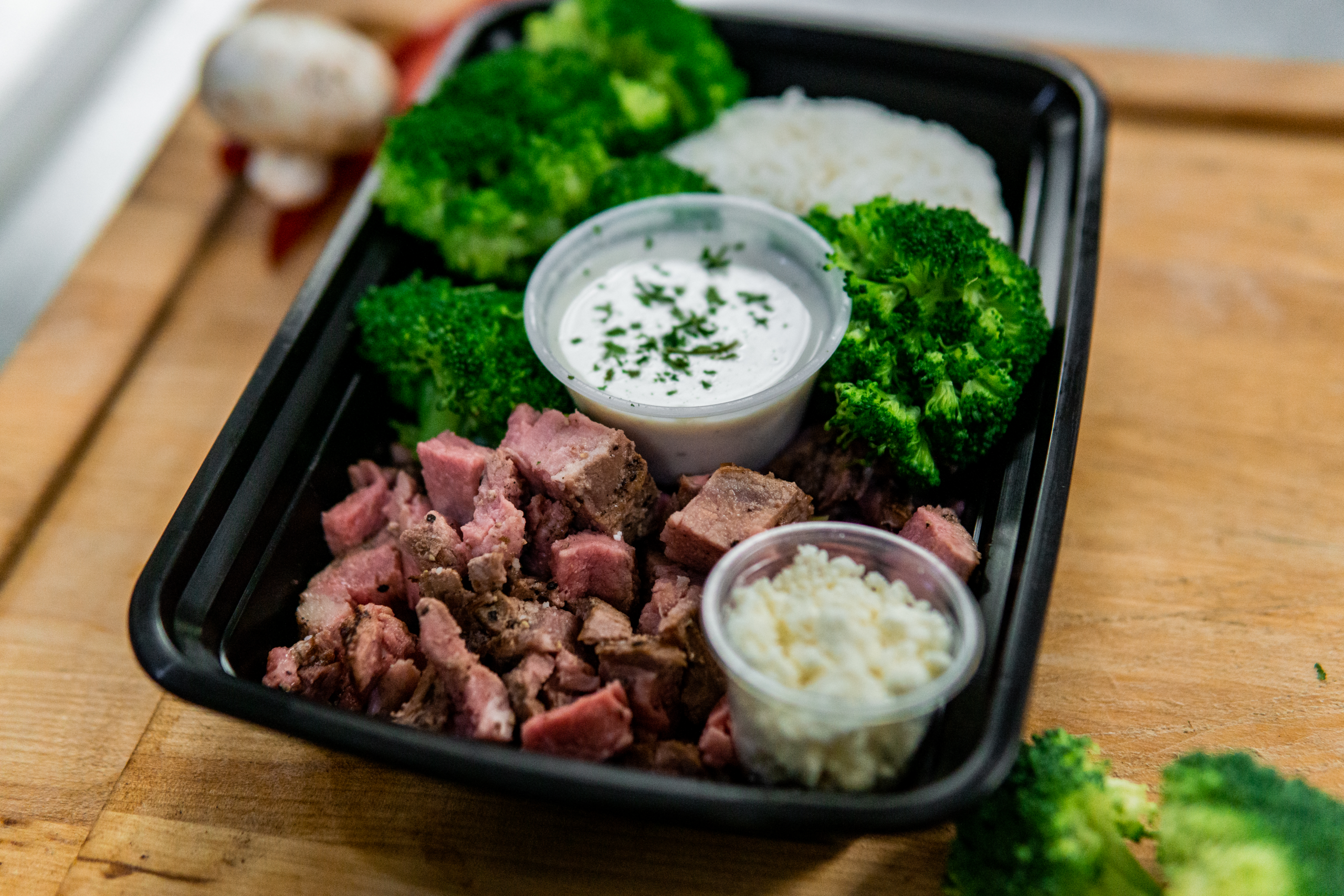 GARLIC PARMESAN STEAK BOWL