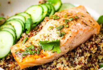 GREEK SALMON QUINOA BOWL