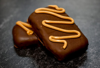 CHOCOLATE PEANUT BUTTER PROTEIN BAR