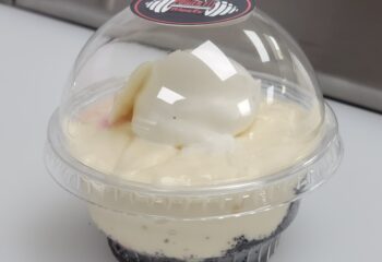 WHITE CHOCOLATE PEPPERMINT PROTEIN CHEESECAKE CUP WHITE CHOCOLATE PEPPERMINT PROTEIN CHEESECAKE CUP